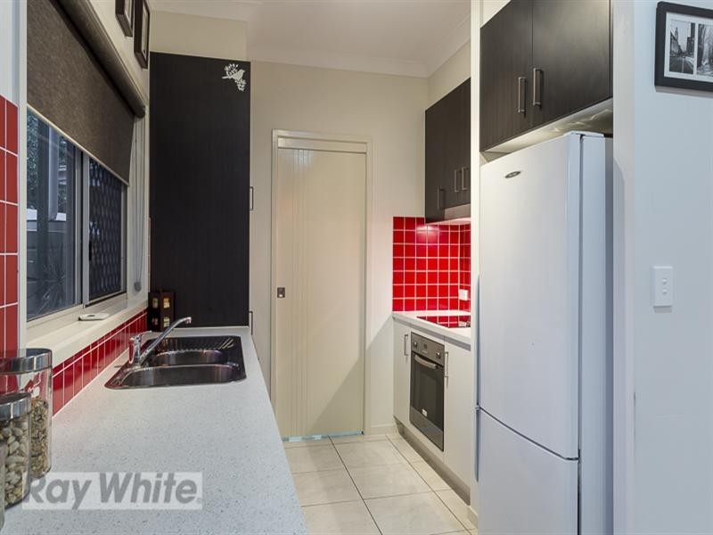 3/4 Moore Street, Victoria Point QLD 4165