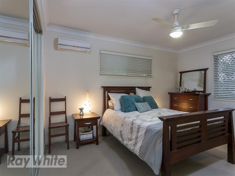3/4 Moore Street, Victoria Point QLD 4165