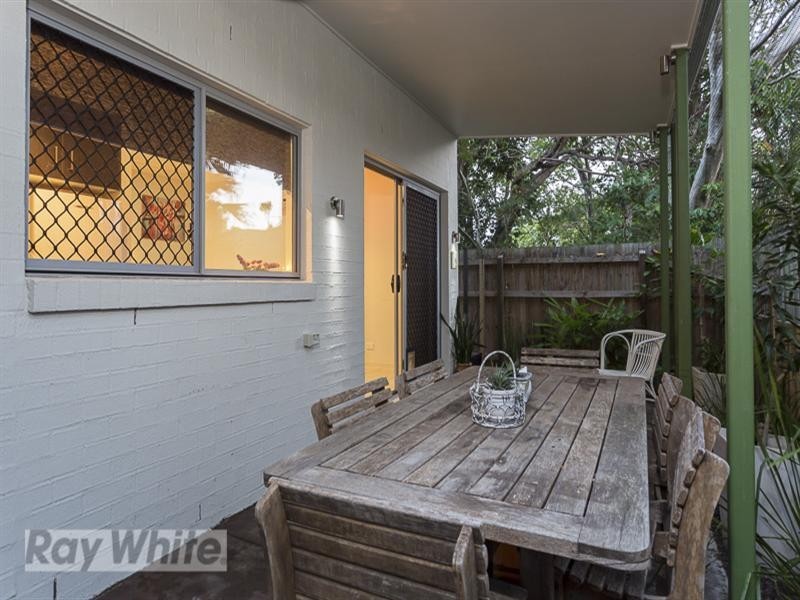 3/4 Moore Street, Victoria Point QLD 4165