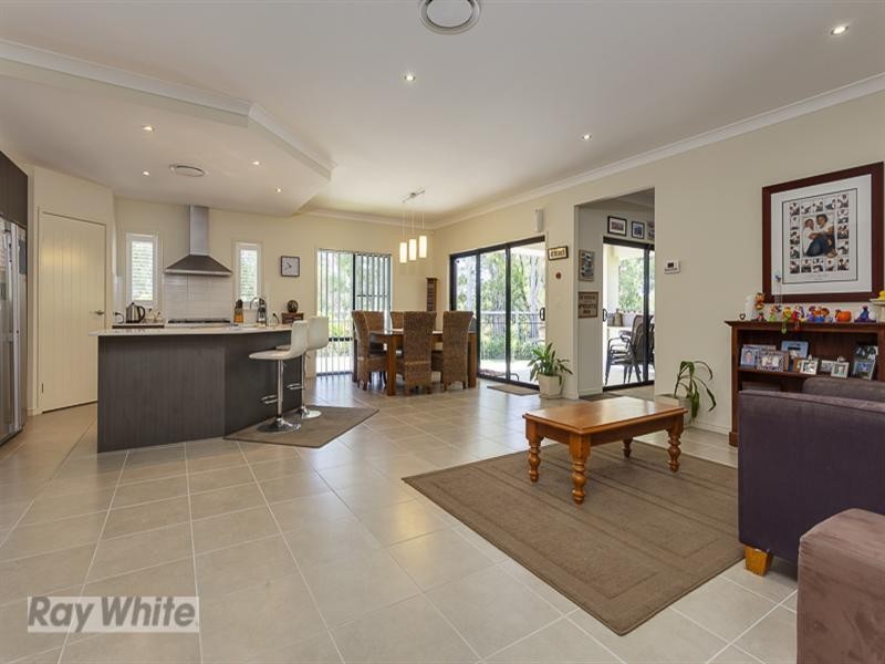 2 Cordia Close, Redland Bay QLD 4165