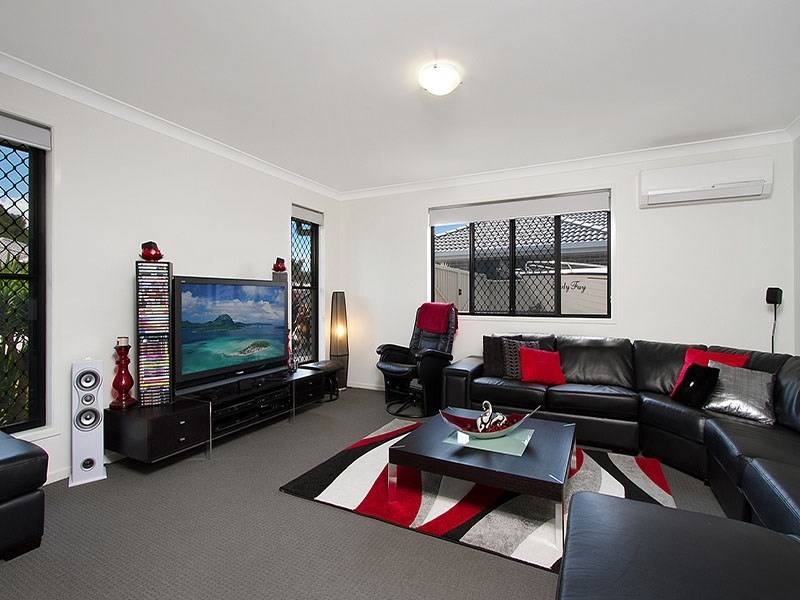 39 Lancaster Circuit, Redland Bay QLD 4165