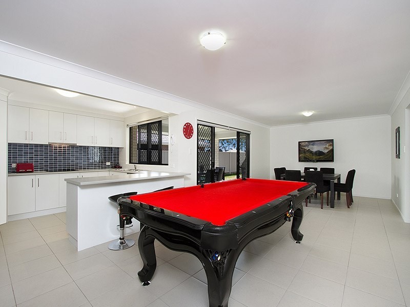 39 Lancaster Circuit, Redland Bay QLD 4165