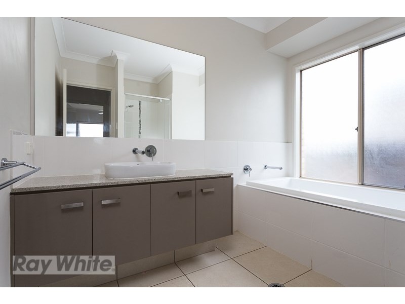 13 Maree Place, Redland Bay QLD 4165