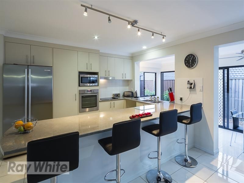 8 Cordia Close, Redland Bay QLD 4165