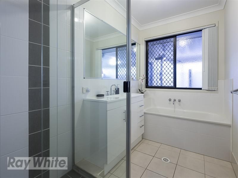 8 Cordia Close, Redland Bay QLD 4165