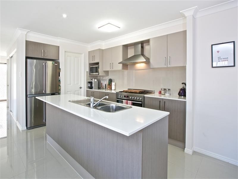 18 Park Edge Place, Redland Bay QLD 4165