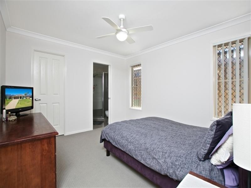 18 Park Edge Place, Redland Bay QLD 4165