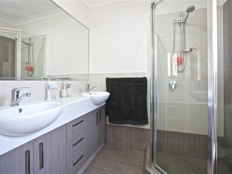 18 Park Edge Place, Redland Bay QLD 4165