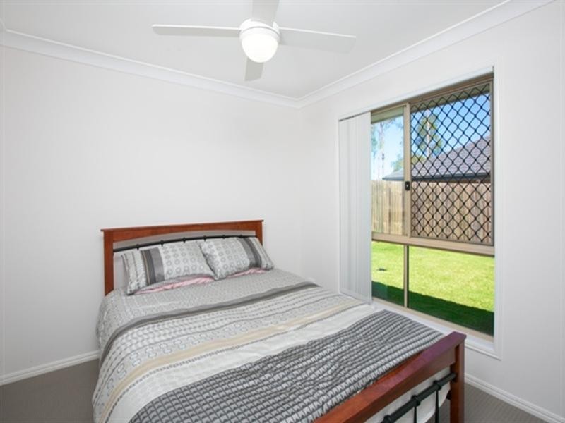 18 Park Edge Place, Redland Bay QLD 4165