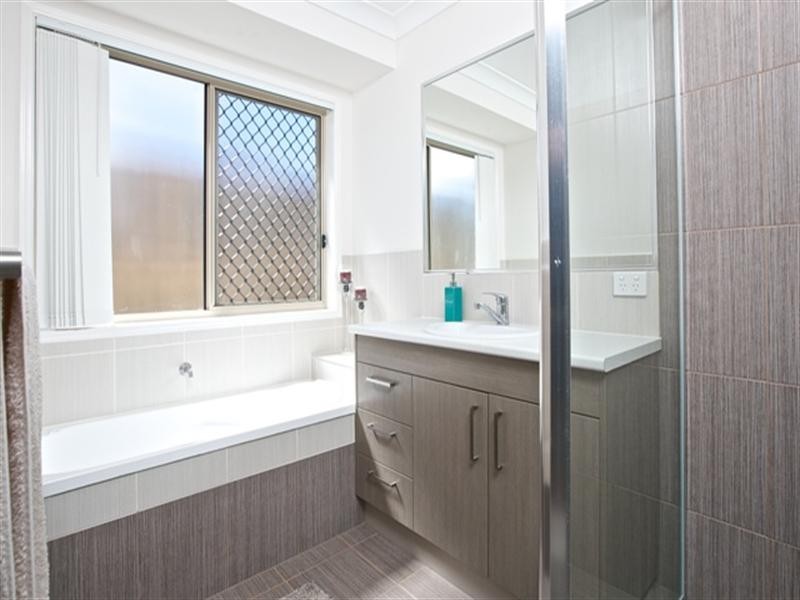 18 Park Edge Place, Redland Bay QLD 4165