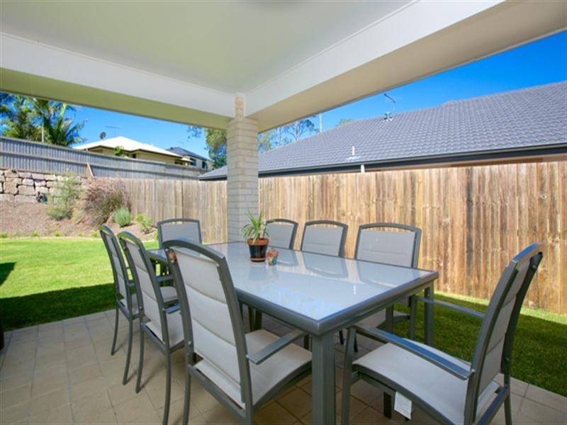 18 Park Edge Place, Redland Bay QLD 4165