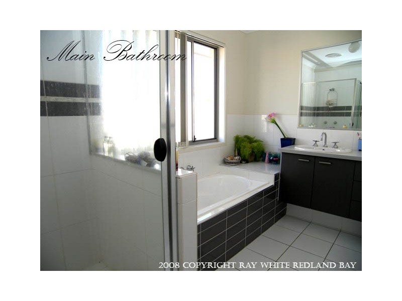 16 Keswick Place, Redland Bay QLD 4165