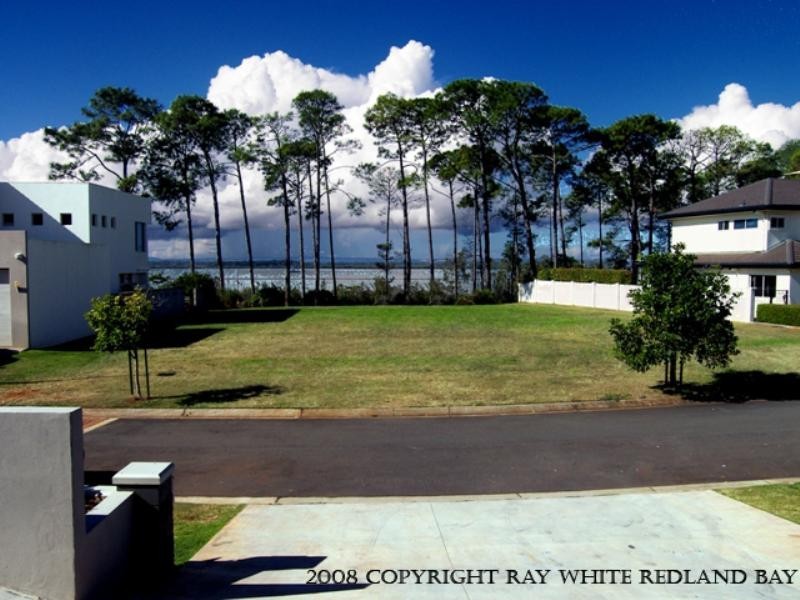 15 The Rampart, Redland Bay QLD 4165