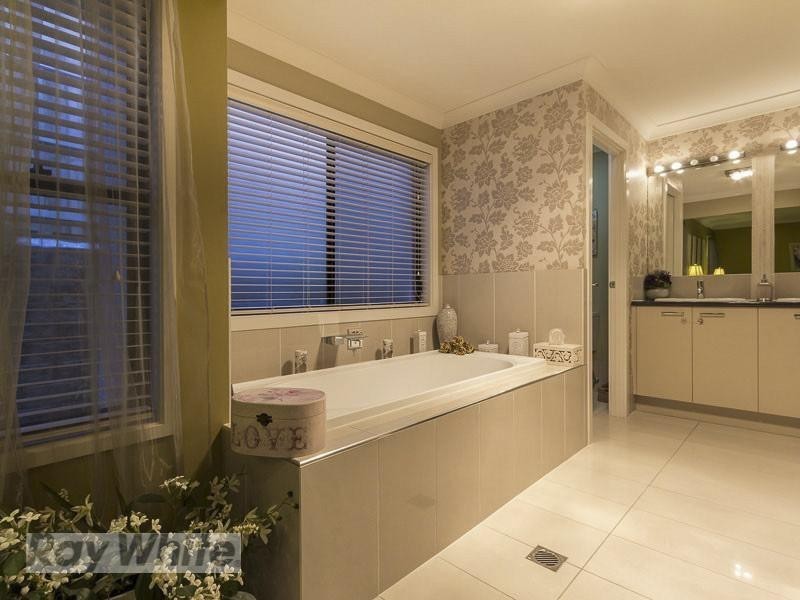 8 Grosgrain Court, Mount Cotton QLD 4165