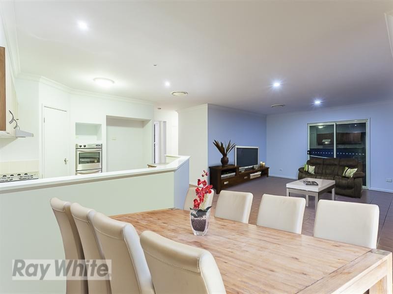 11 Dennison Court, Redland Bay QLD 4165