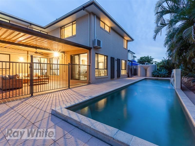 5 Brampton Close, Redland Bay QLD 4165