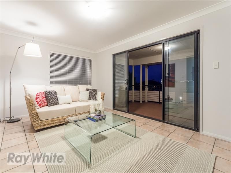 5 Brampton Close, Redland Bay QLD 4165