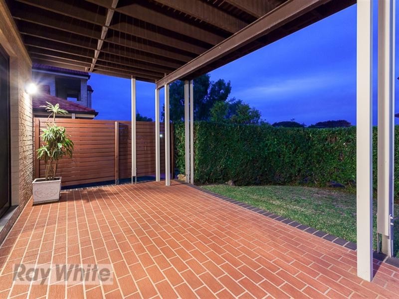 5 Brampton Close, Redland Bay QLD 4165