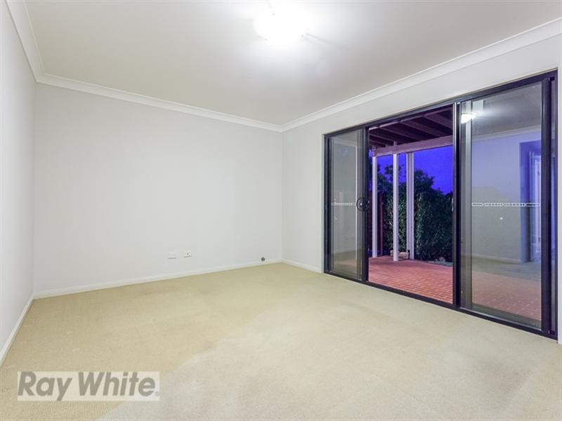 5 Brampton Close, Redland Bay QLD 4165