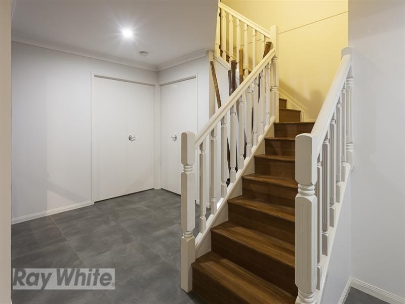 5 Brampton Close, Redland Bay QLD 4165