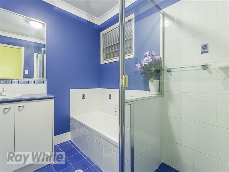 18 Gladebourne Crescent, Victoria Point QLD 4165