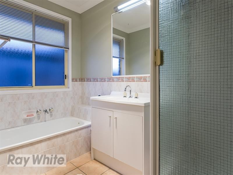4 Achterberg Place, Victoria Point QLD 4165