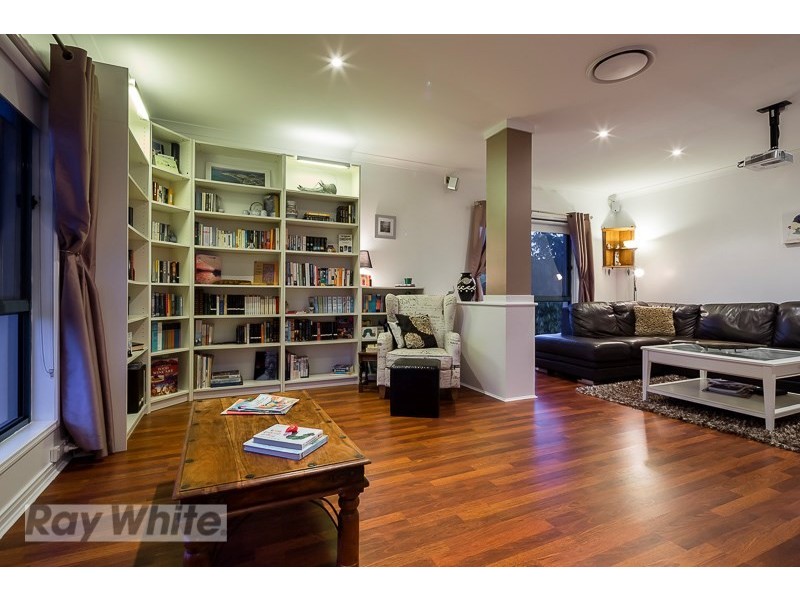 4 Wilohurst Drive, Redland Bay QLD 4165