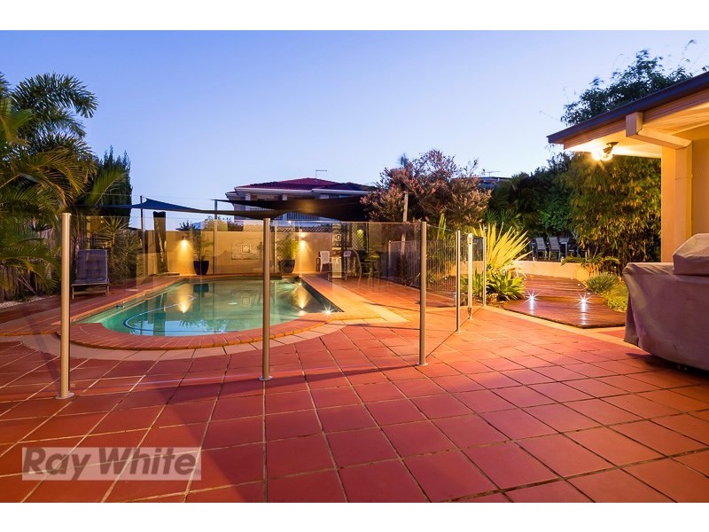 4 Wilohurst Drive, Redland Bay QLD 4165