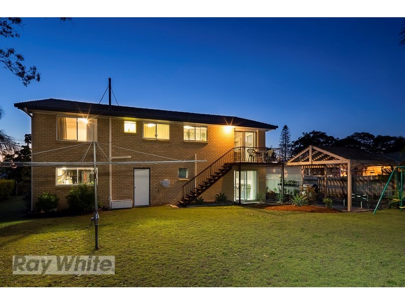 15 Morden Street, Birkdale QLD 4159