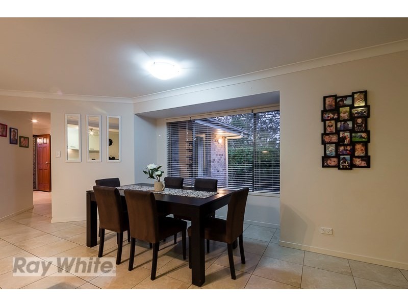 2 Mervyn Crescent, Redland Bay QLD 4165
