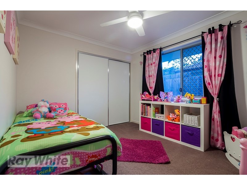 2 Mervyn Crescent, Redland Bay QLD 4165