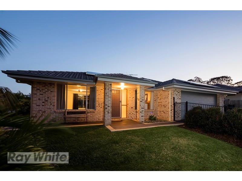 2 Mervyn Crescent, Redland Bay QLD 4165