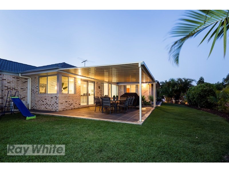 2 Mervyn Crescent, Redland Bay QLD 4165