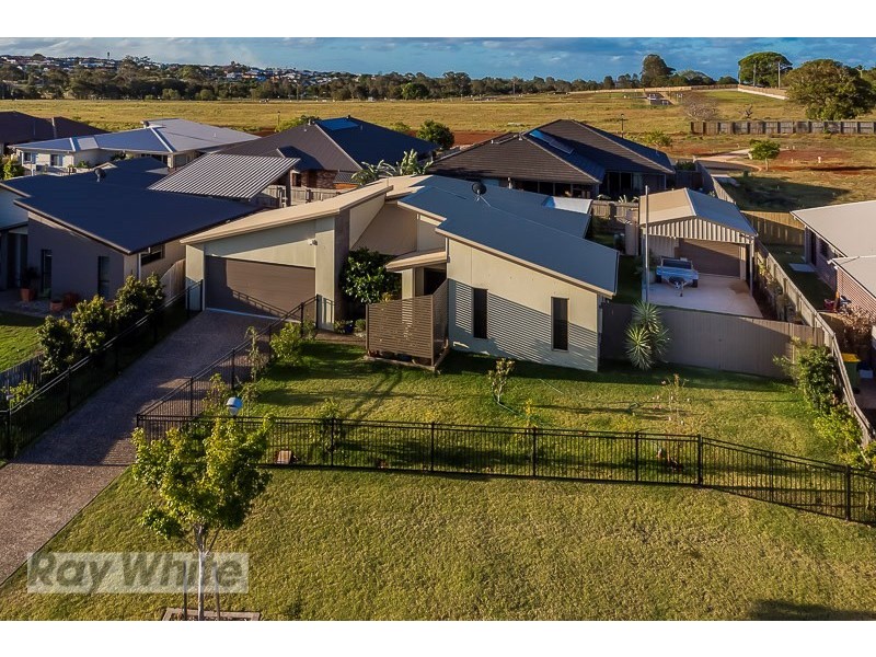 14 Daly Place, Redland Bay QLD 4165
