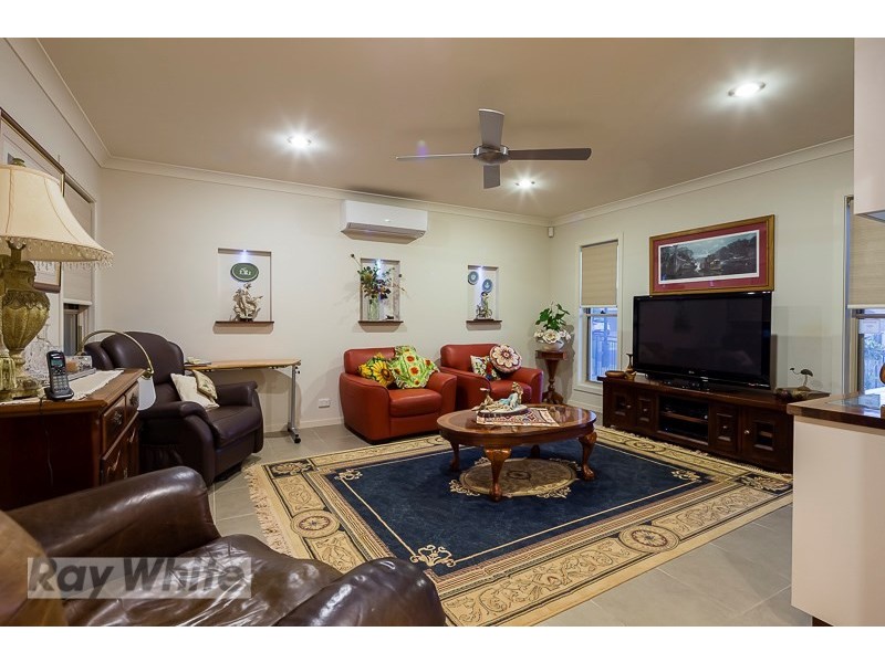 14 Daly Place, Redland Bay QLD 4165
