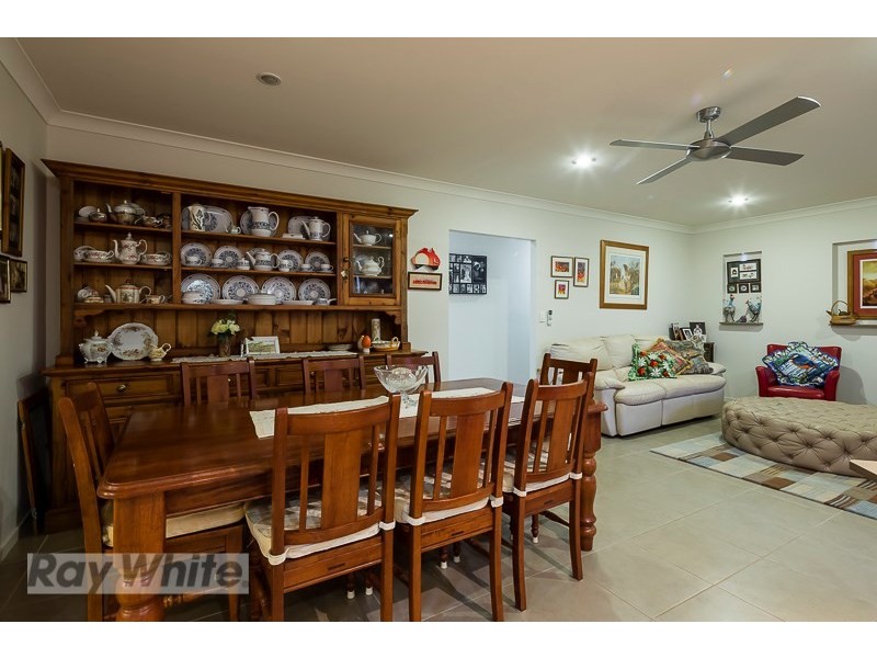 14 Daly Place, Redland Bay QLD 4165