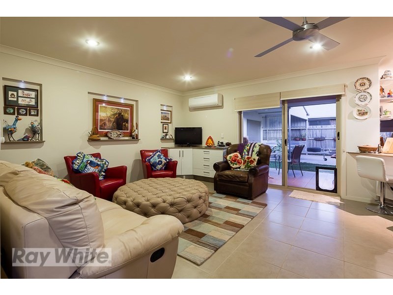 14 Daly Place, Redland Bay QLD 4165