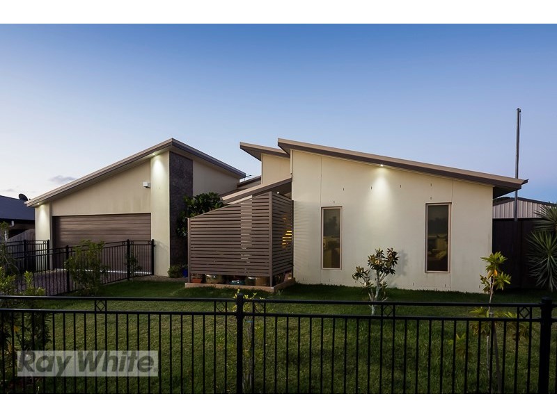 14 Daly Place, Redland Bay QLD 4165