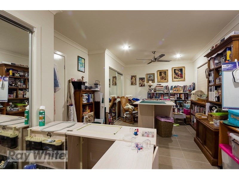 14 Daly Place, Redland Bay QLD 4165