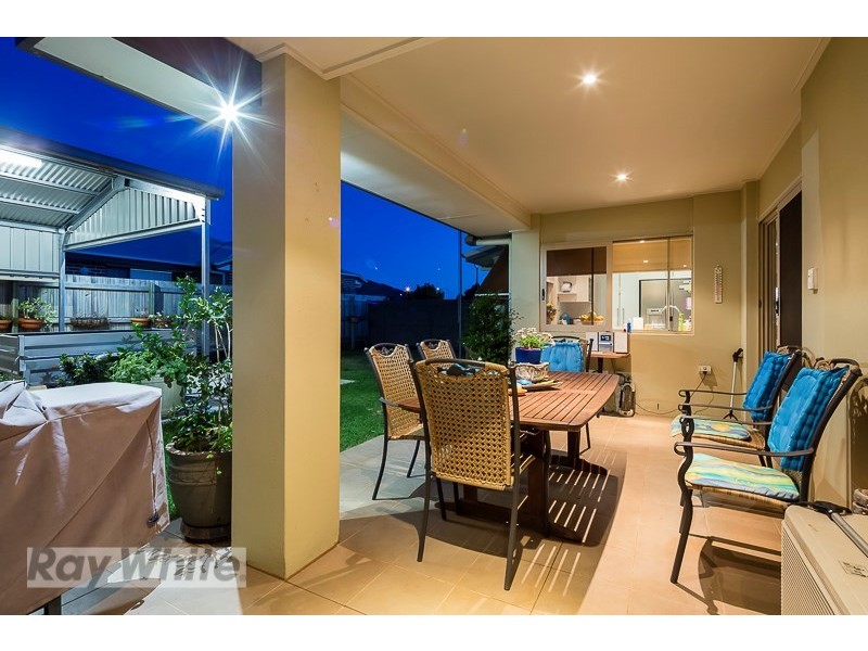 14 Daly Place, Redland Bay QLD 4165