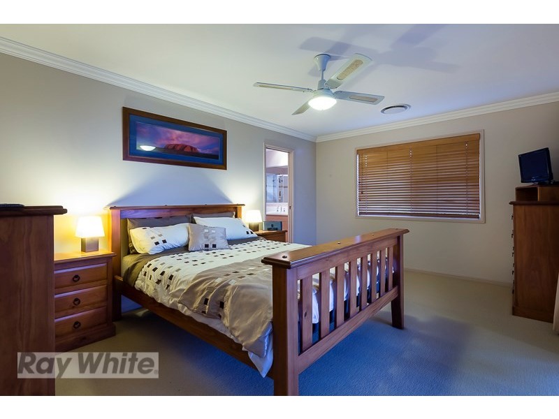 19 Penzance Drive, Redland Bay QLD 4165