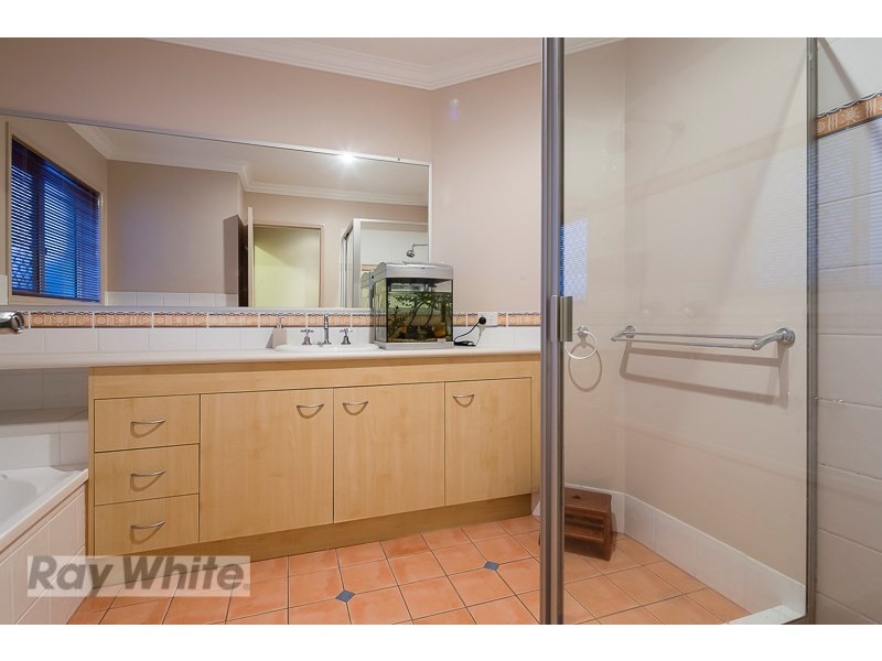 19 Penzance Drive, Redland Bay QLD 4165