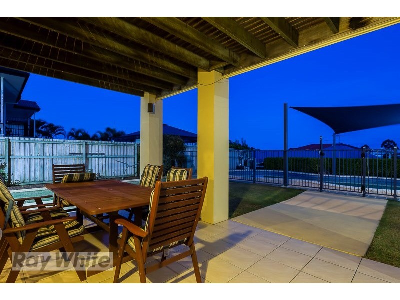 19 Penzance Drive, Redland Bay QLD 4165
