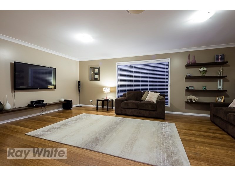 24 Penzance Drive, Redland Bay QLD 4165