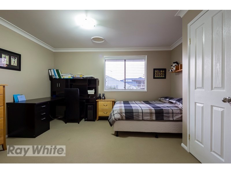 24 Penzance Drive, Redland Bay QLD 4165