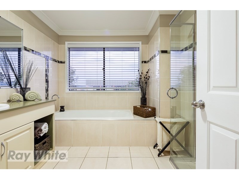 24 Penzance Drive, Redland Bay QLD 4165