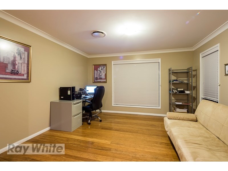 24 Penzance Drive, Redland Bay QLD 4165