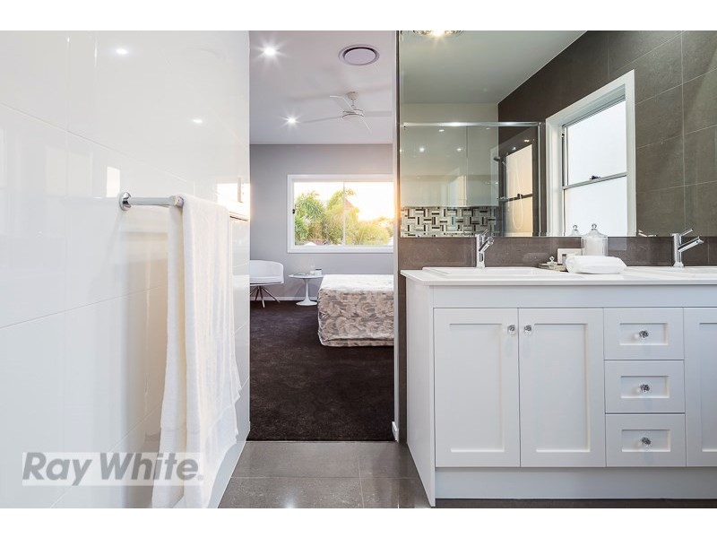 9a Wilson Esplanade, Victoria Point QLD 4165