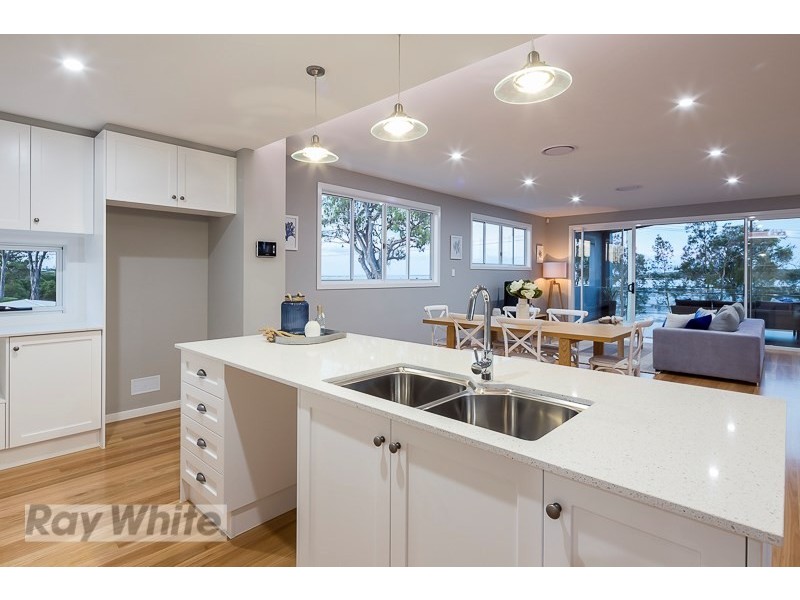 9a Wilson Esplanade, Victoria Point QLD 4165