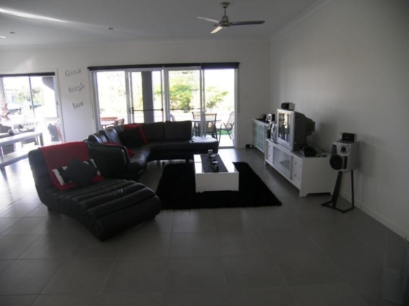 46 Ebony Crescent, Redland Bay QLD 4165